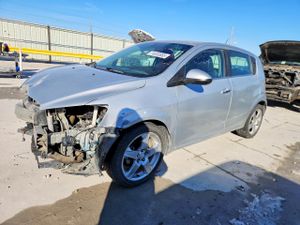 Chevrolet Aveo (Sonic) LTZ 1.4L 4 2015
