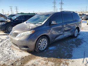 Toyota Sienna LE 3.5L 6 2011