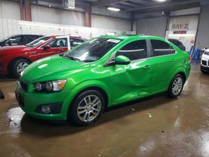 Chevrolet Aveo (Sonic) LT 1.8L 4 2015