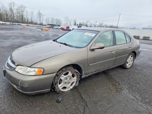 Nissan Altima XE 2.4L 4 2000
