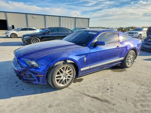 Ford Mustang 3.7L 6 2013