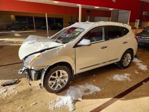 Nissan Rogue S 2.5L 4 2013
