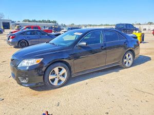 Toyota Camry BASE 2.5L 4 2011
