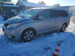Toyota Sienna 3.5L 6 2013