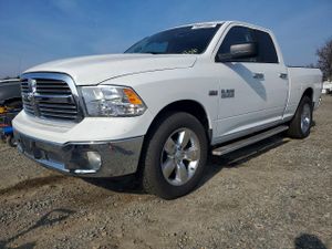 RAM 1500 SLT 5.7L 8 2015
