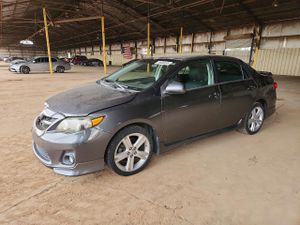 Toyota Corolla BASE 1.8L 4 2013