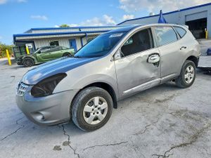 Nissan Rogue S 2.5L 4 2013
