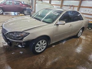 Toyota Camry LE 2.4L 4 2004