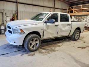 RAM 1500 ST 5.7L 8 2013