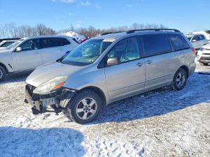 Toyota Sienna CE 3.3L 6 2006