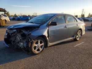 Toyota Corolla BASE 1.8L 4 2013
