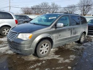 Chrysler Town & Country TOURING 3.8L 6 2010