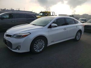 Toyota Avalon HYBRID 2.5L 4 2013