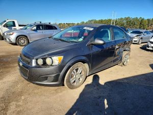 Chevrolet Aveo (Sonic) LT 1.8L 4 2013
