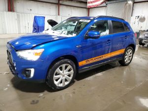 Mitsubishi Outlander SE 2.4L 4 2015