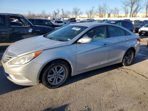 Hyundai Sonata GLS 2.4L 4 2013