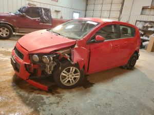 Chevrolet Aveo (Sonic) LT 1.8L 4 2015