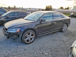 Volkswagen Passat 2.0L 4 2014