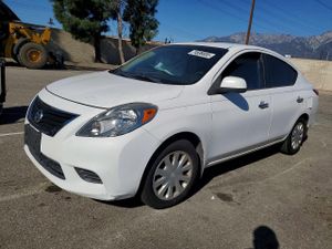 Nissan Versa S 1.6L 4 2012