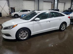 Hyundai Sonata SE 2.4L 4 2015