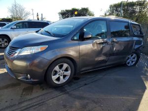 Toyota Sienna XLE 3.5L 6 2014