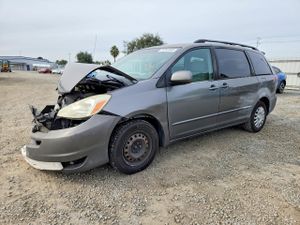 Toyota Sienna CE 3.3L 6 2004