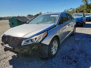 Hyundai Sonata SE 2.4L 4 2015