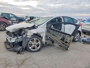 Ford Focus SE 2.0L 4 2012