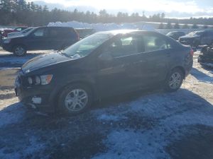 Chevrolet Aveo (Sonic) LT 1.8L 4 2015
