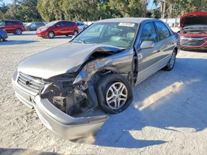 Toyota Camry LE 2.2L 4 2001
