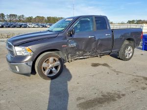 RAM 1500 SLT 5.7L 8 2015