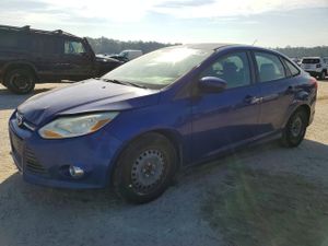 Ford Focus SE 2.0L 4 2012