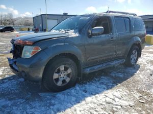 Nissan Pathfinder LE 4.0L 6 2005
