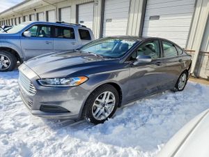 Ford Fusion SE 2.5L 4 2013