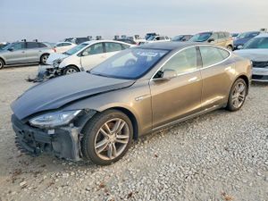 Tesla Model S 2015