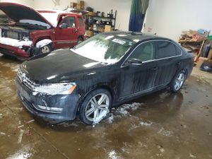 Volkswagen Passat SE 2.0L 4 2013