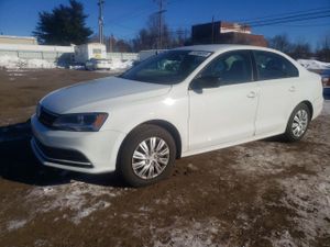Volkswagen Jetta BASE 2 L 4 2015