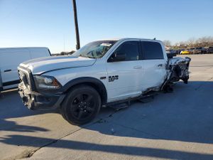 RAM 1500 SLT 5.7L 8 2019