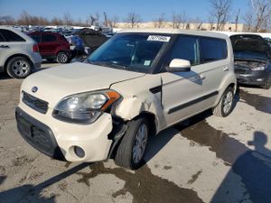 Kia Soul + 2.0L 4 2013