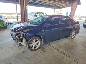 Toyota Corolla BASE 1.8L 4 2013