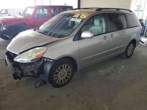 Toyota Sienna XLE 3.5L 6 2010