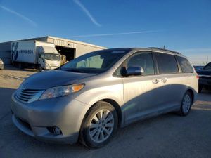 Toyota Sienna XLE 3.5L 6 2013