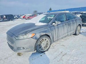 Ford Fusion SE 2.0L 4 2014