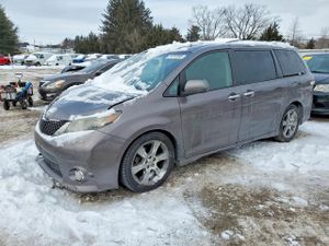 Toyota Sienna SPORT 3.5L 6 2013