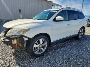 Nissan Pathfinder S 3.5L 6 2013