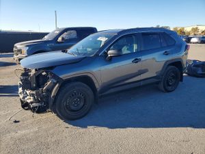 Toyota Rav4 LE 2.5L 4 2021