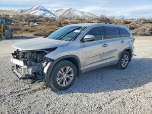 Toyota Highlander LE 3.5L 6 2014