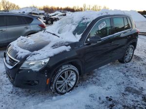 Volkswagen Tiguan S 2.0L 4 2011