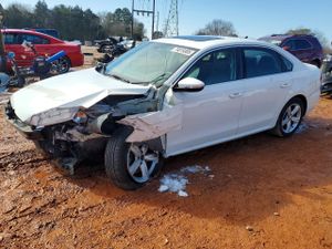 Volkswagen Passat SE 2.5L 5 2012