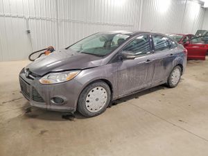 Ford Focus SE 2.0L 4 2014